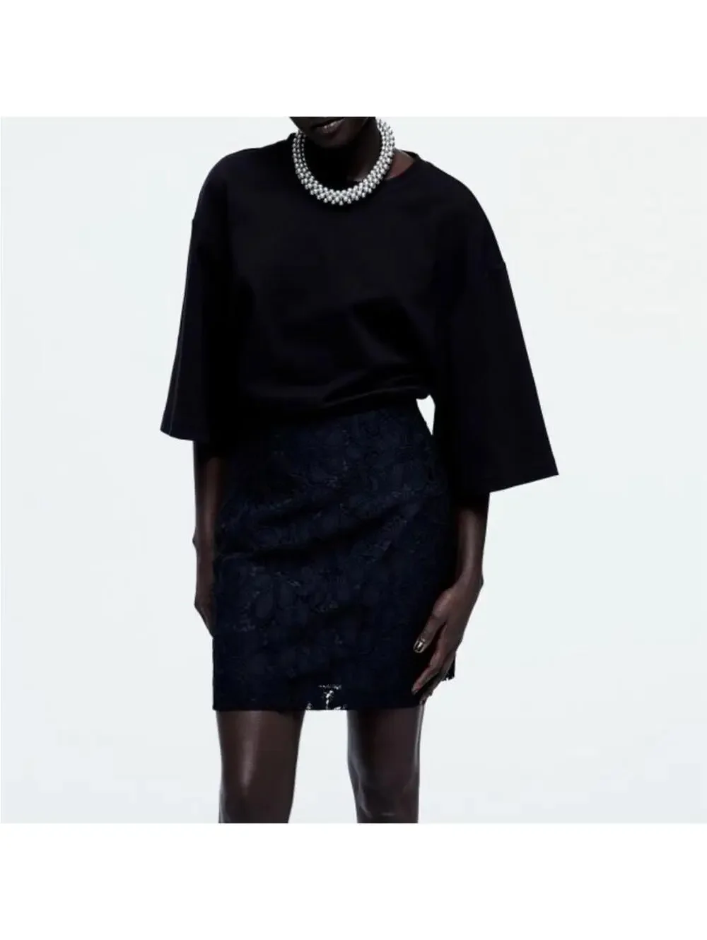 H&M Black Lace Overlay Pencil Skirt Lined Size 2 - Picture 1 of 6